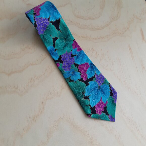 Grape design tie - Picture 2 of 4